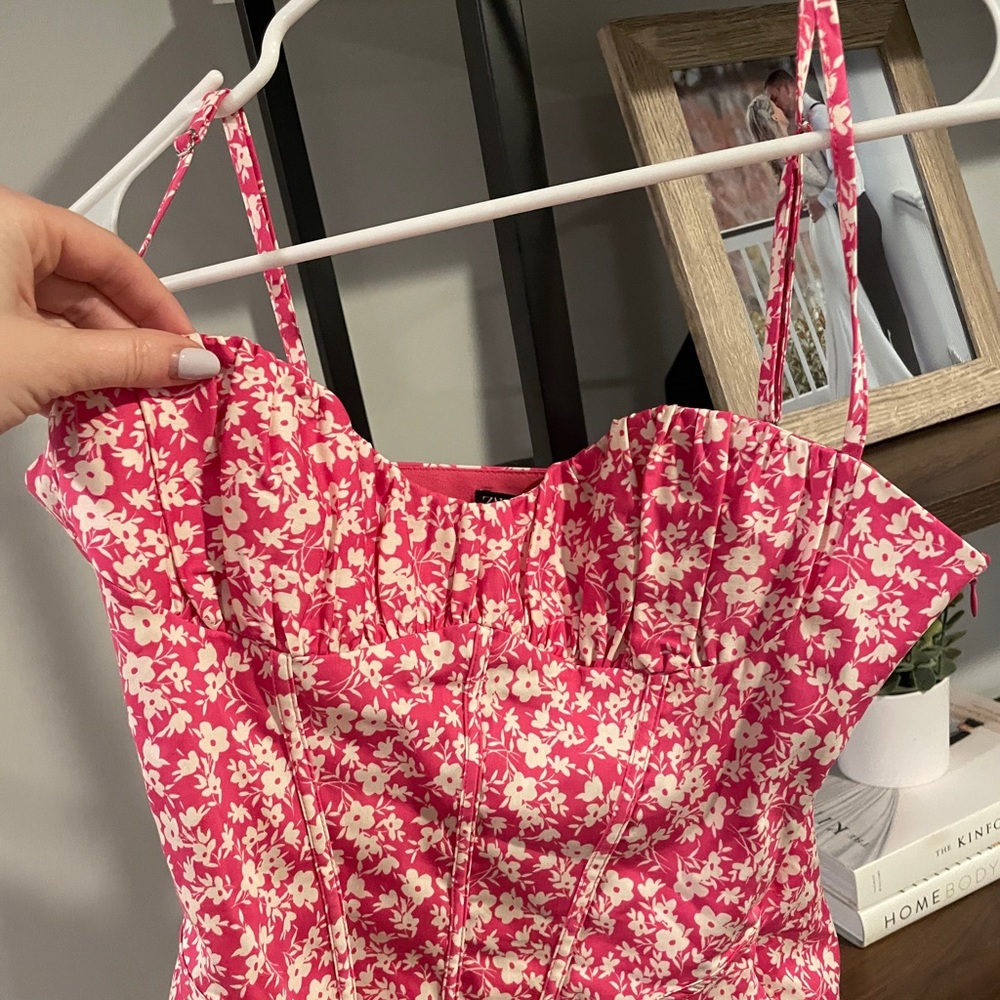 Brand new floral pink zara bodysuit never worn size m